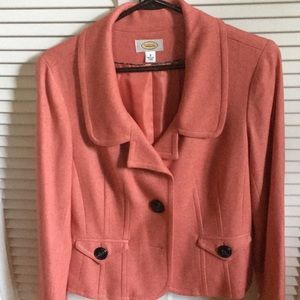 Waist length, 2 button, jacket/blazer